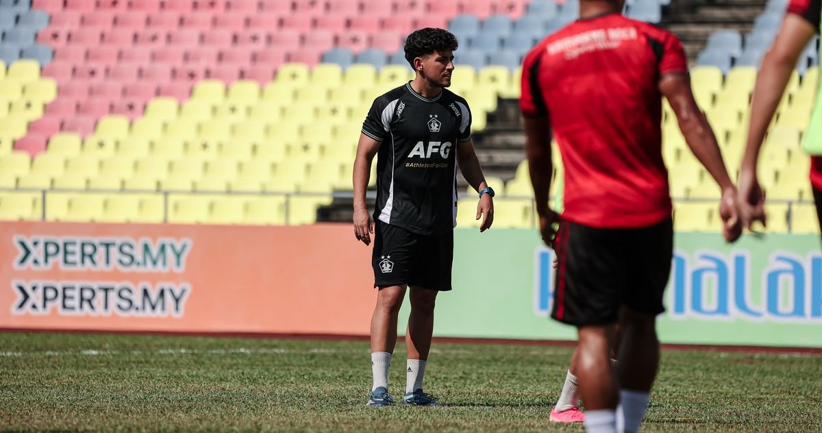 Franky Purtí durante una sesión con el Persik Kediri FC